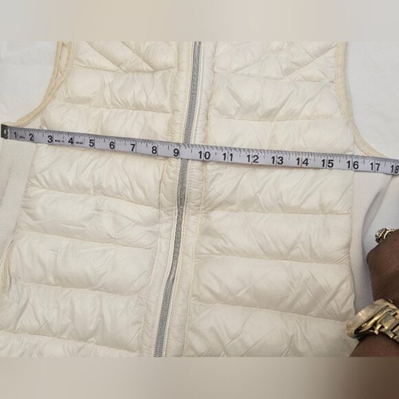 COPY - Gap Puffer Vest. Cream. Size M - Picture 11 of 11